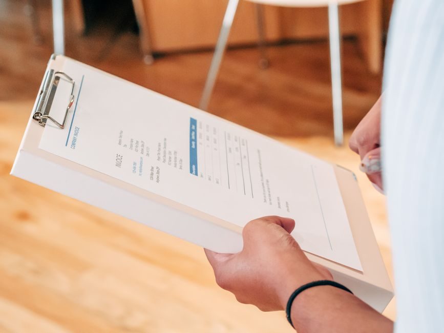Minimum Wage Take-Home Pay Calculator 2026/27